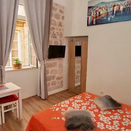 Luna Guest house *